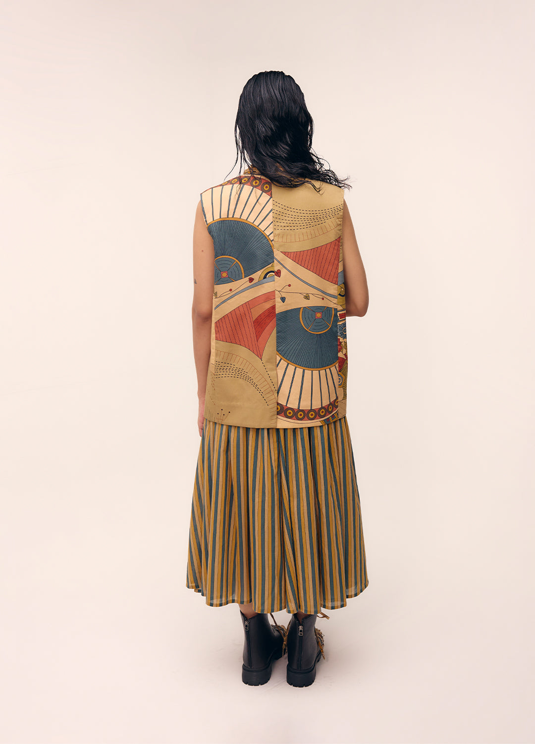 Biege folklore printed kimono jacket