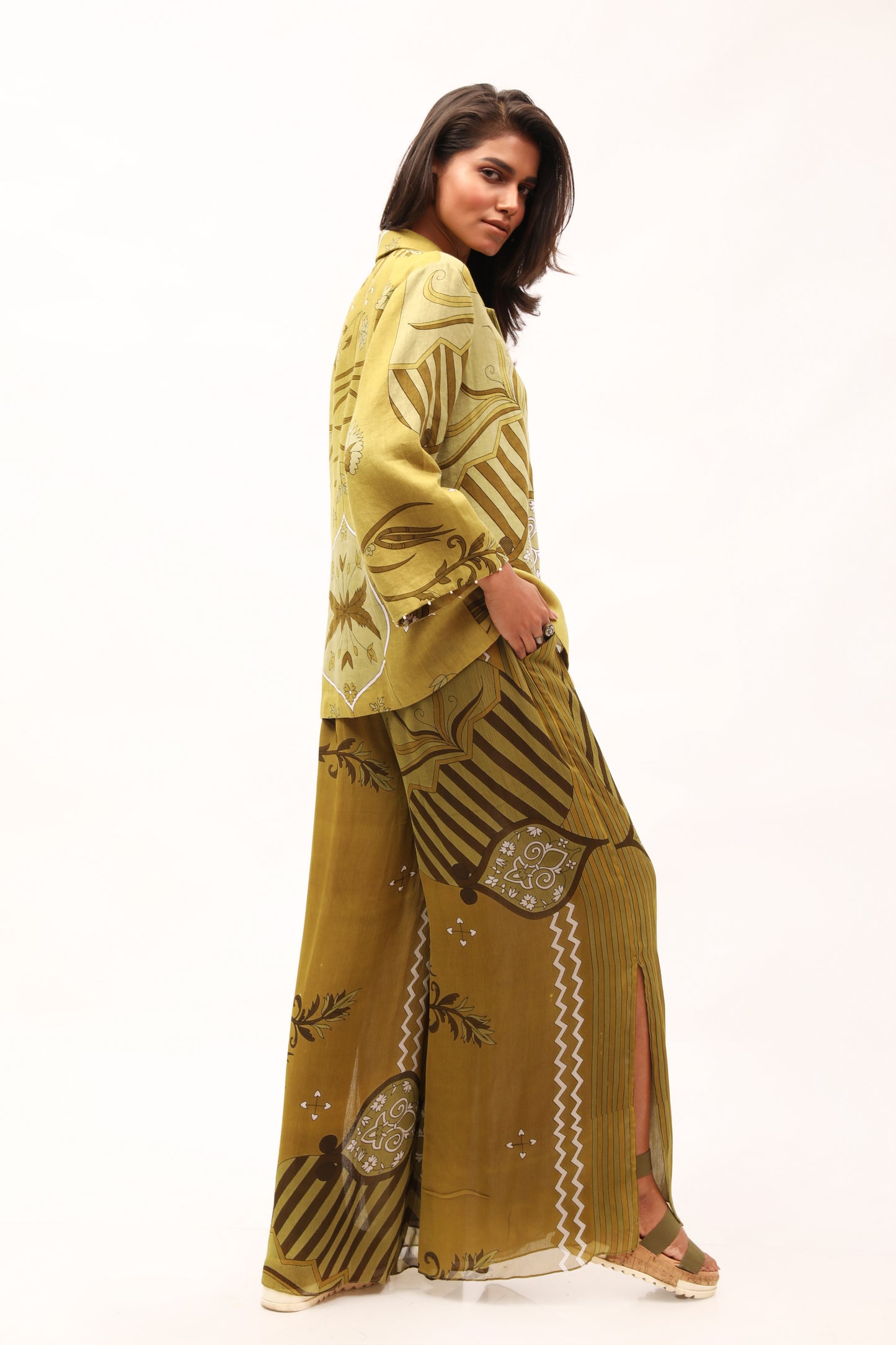 Olive Chiffon Wide Pants With Paisley Patterns