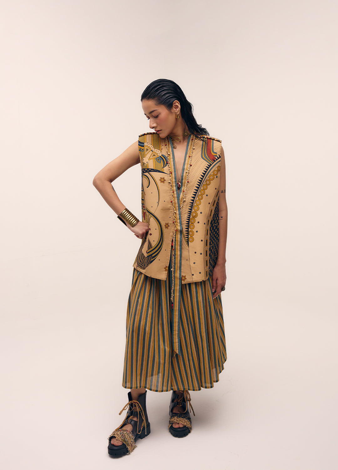 Biege folklore printed kimono jacket