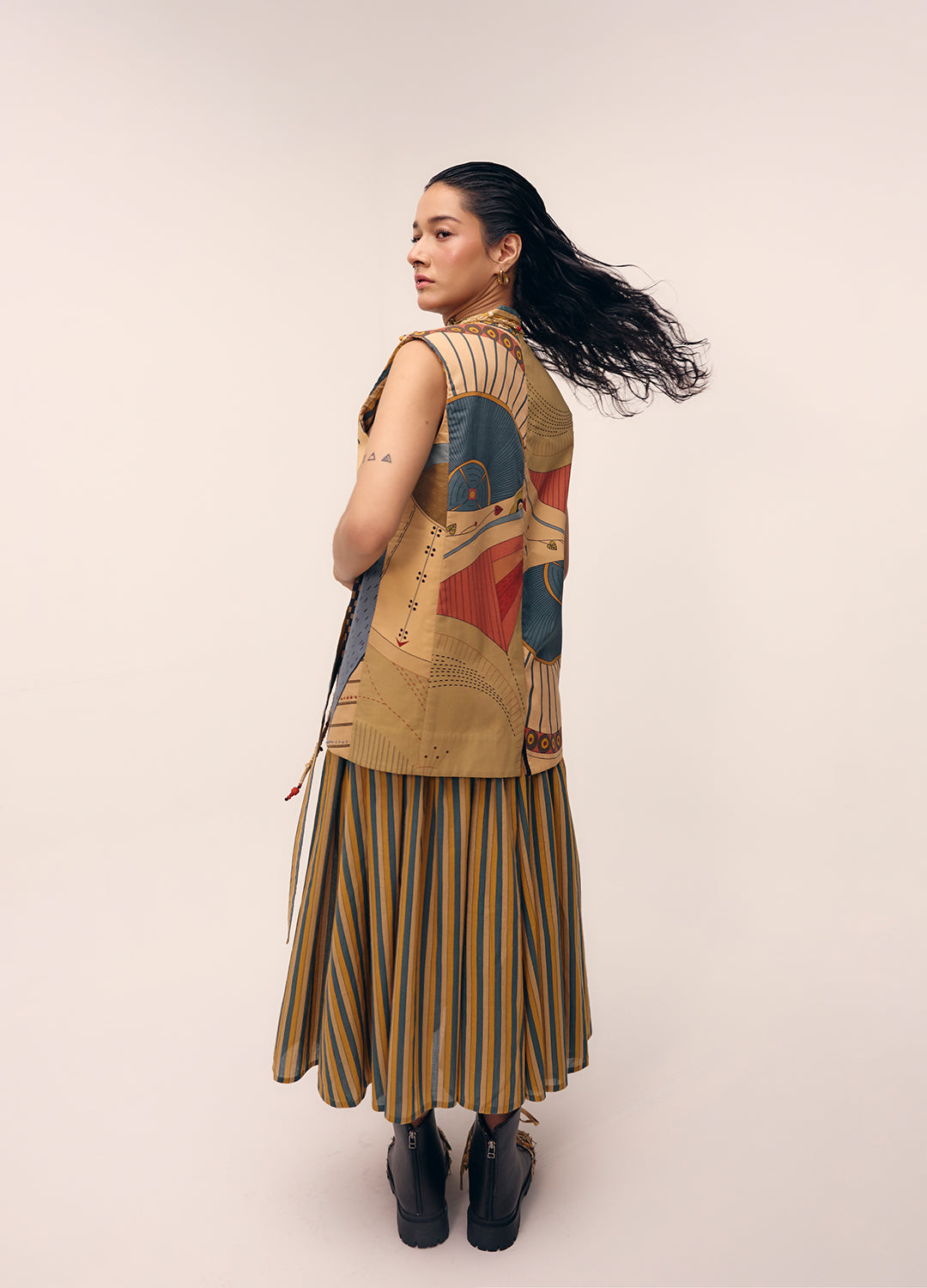 Biege folklore printed kimono jacket