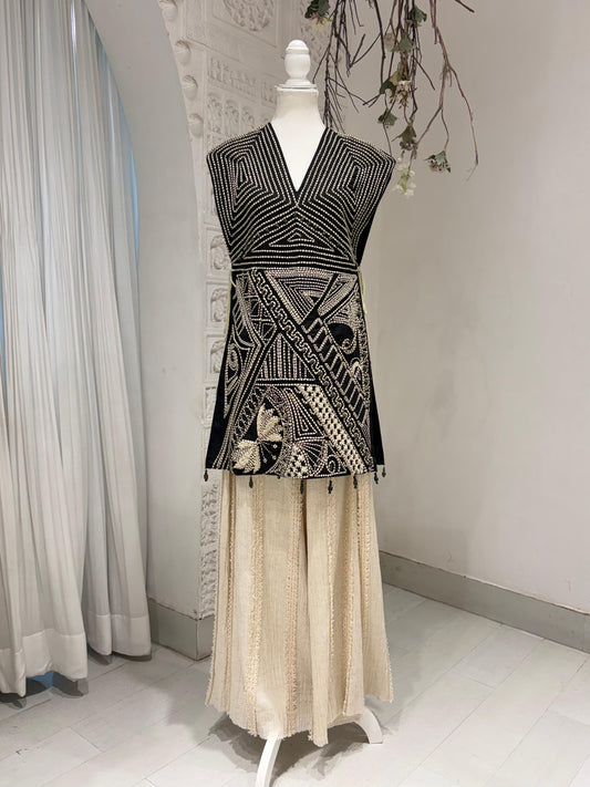 Black and Ivory Cord Emb Side Open Jacket.