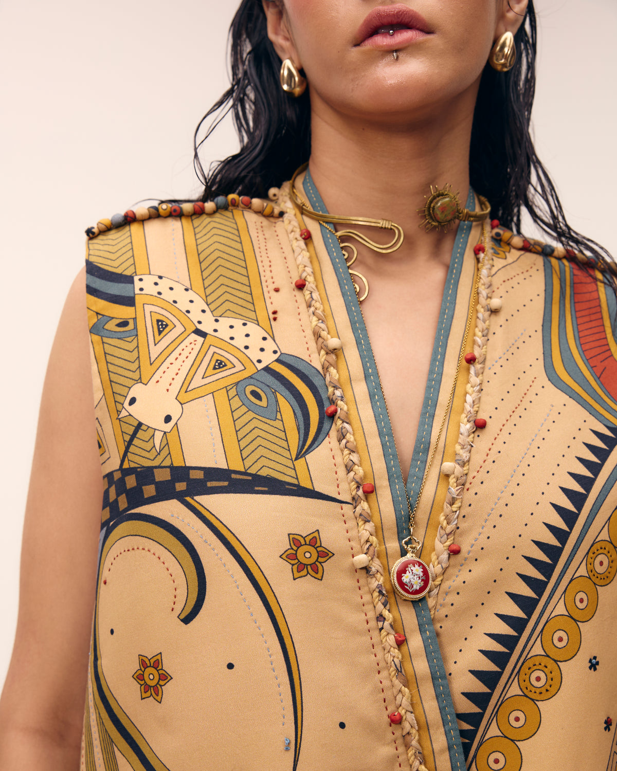 Biege folklore printed kimono jacket